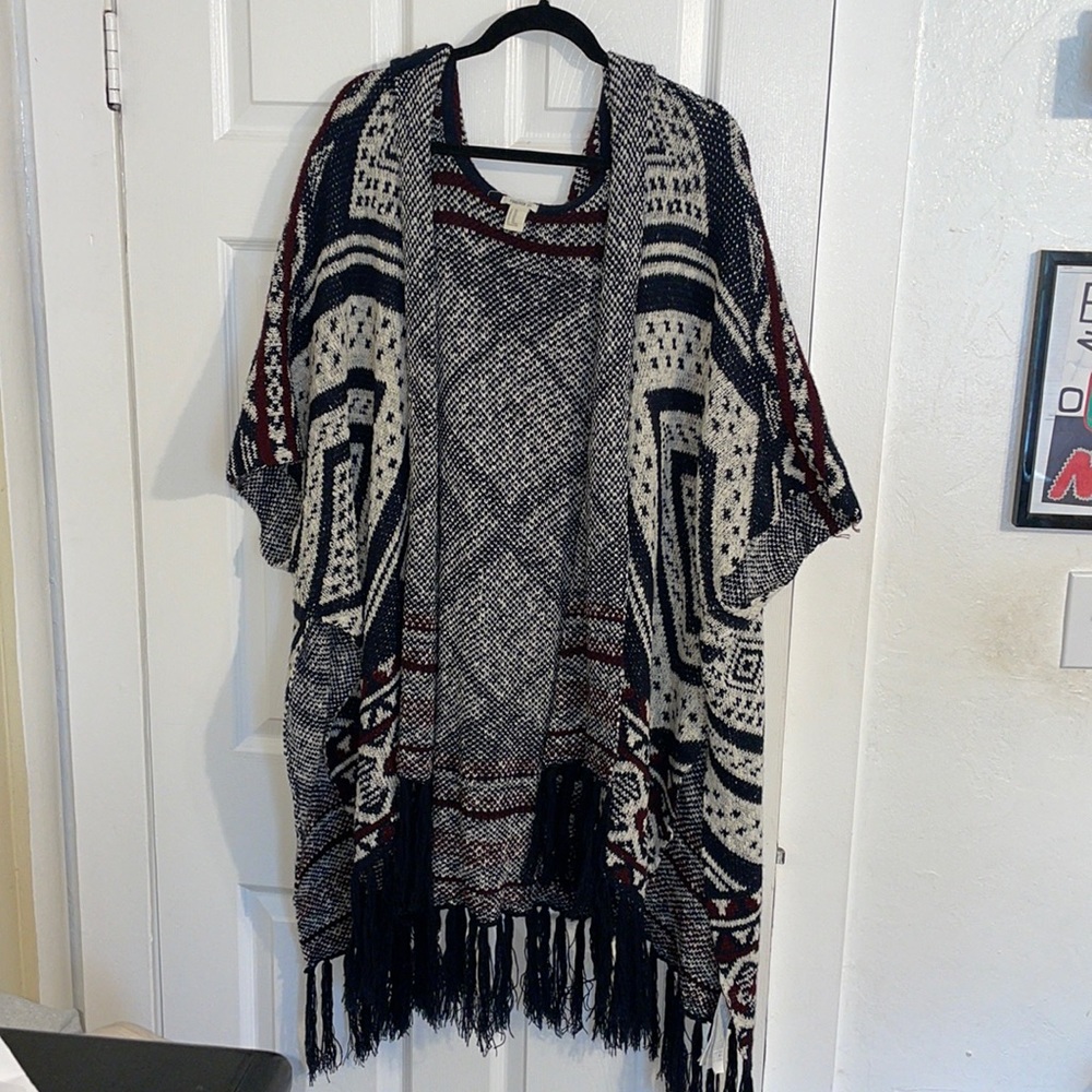 Gorgeous hooded open poncho